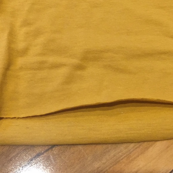 NWT friends Central perk crop T-shirt Size XS - Picture 7 of 8